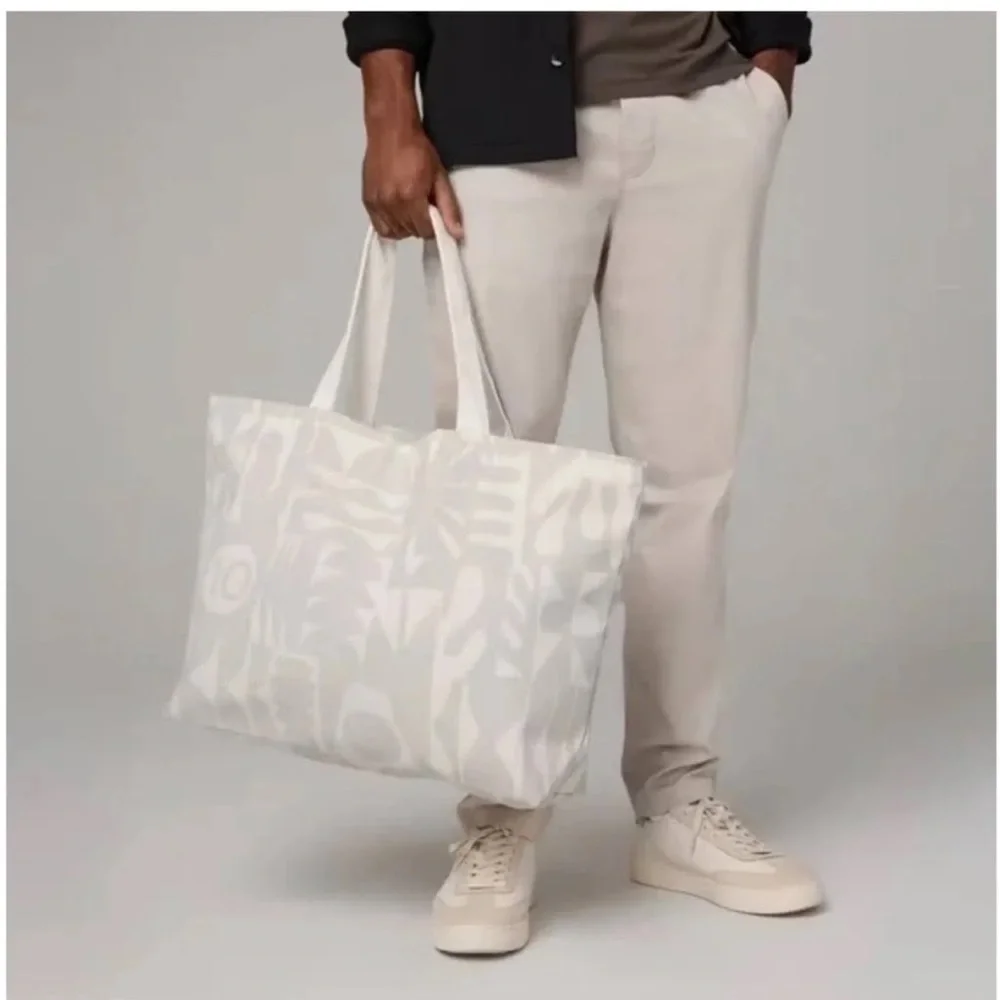 Vuori Cream White Patterned Tote Bag
